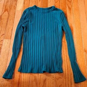Long sleeve green top medium